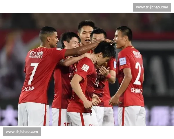 足协杯焦点战恒大迎战上港豪门对决牵动全国球迷目光